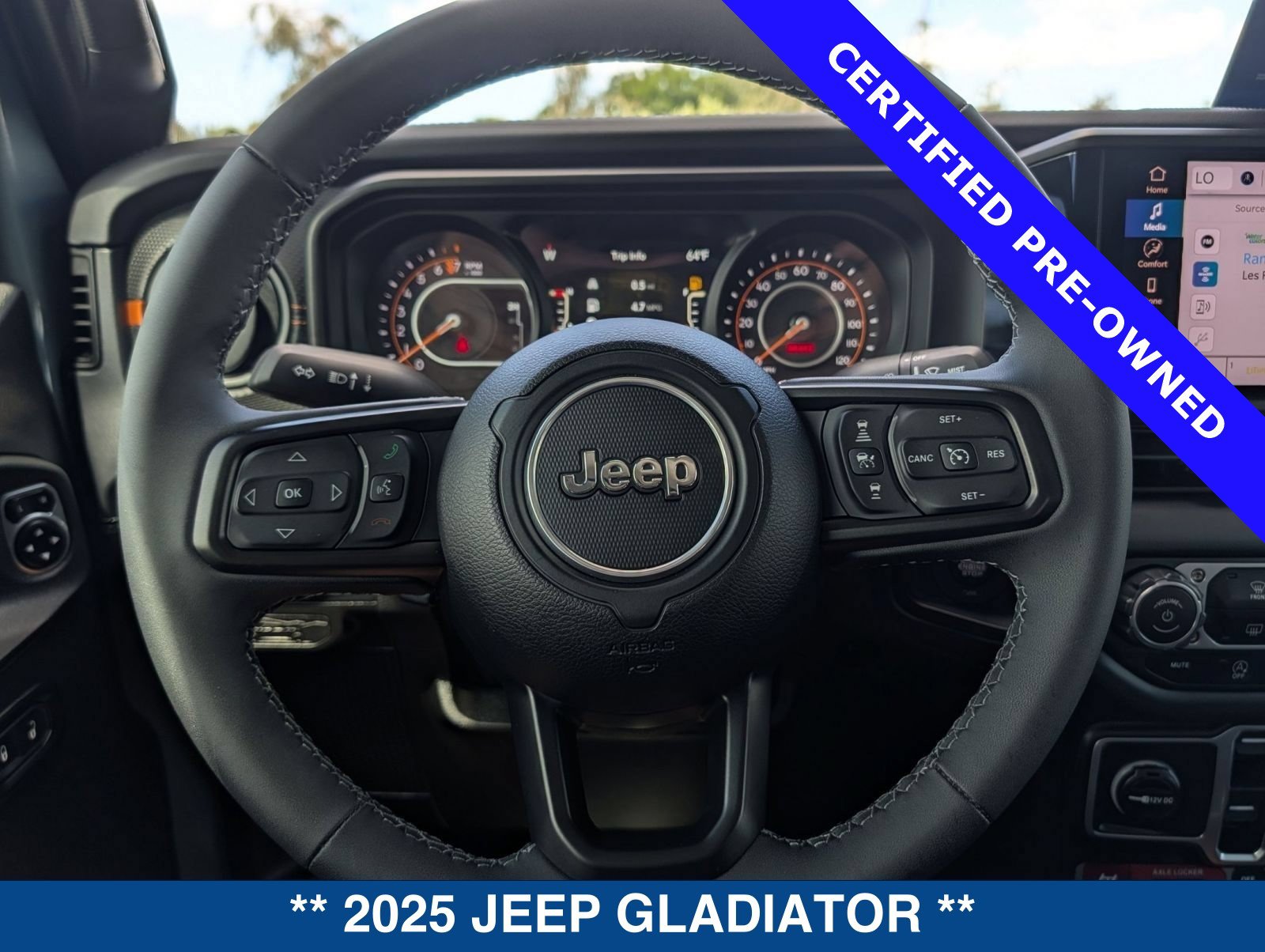 Used 2025 Jeep Gladiator Mojave w/ Safety Group AWD/4WD image 30