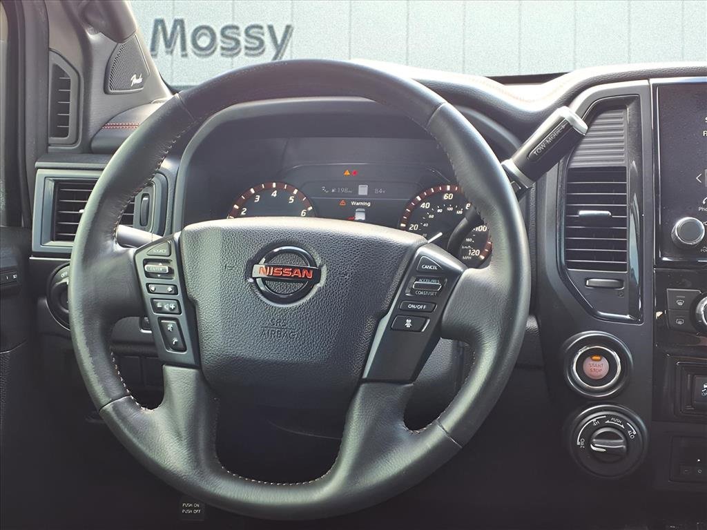 Used 2020 Nissan Titan PRO-4X w/ Pro-4x Convenience Package image 18