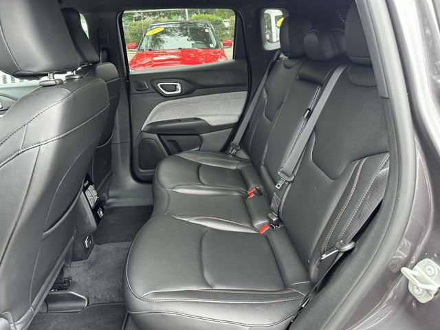 Used 2024 Jeep Compass Latitude w/ Sun and Sound Group AWD/4WD image 18