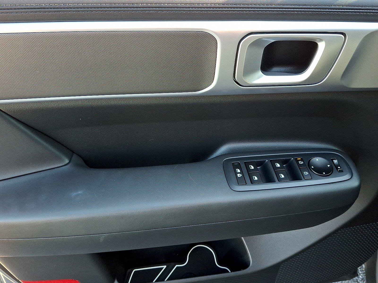 Used 2025 Hyundai Santa Fe SE AWD/4WD image 12