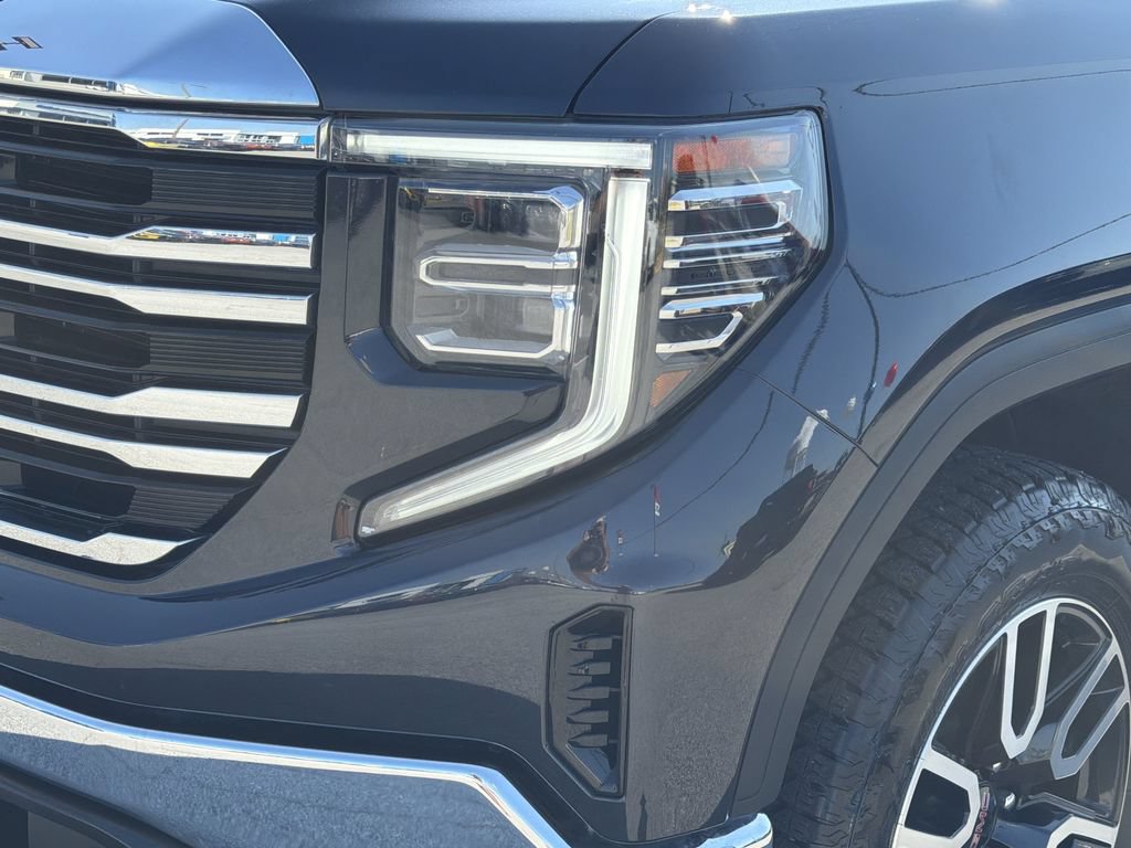 Used 2025 GMC Sierra 1500 SLT AWD/4WD image 27