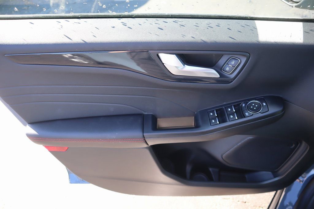 New 2026 Ford Escape ST-Line w/ Tech Pack #1 image 16