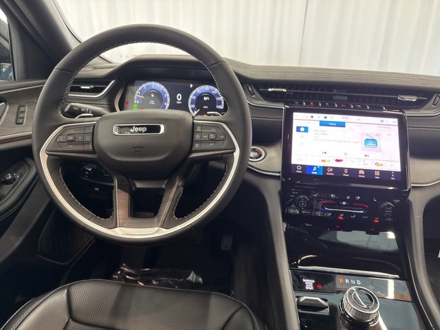 New 2025 Jeep Grand Cherokee Limited w/ Luxury Tech Group II image 9