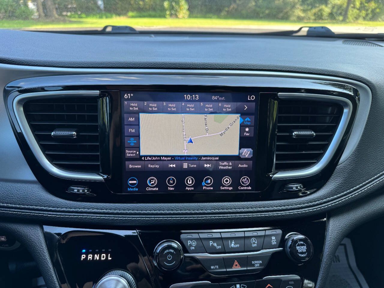 Used 2019 Chrysler Pacifica Limited w/ Advanced Safetytec Group FWD image 18