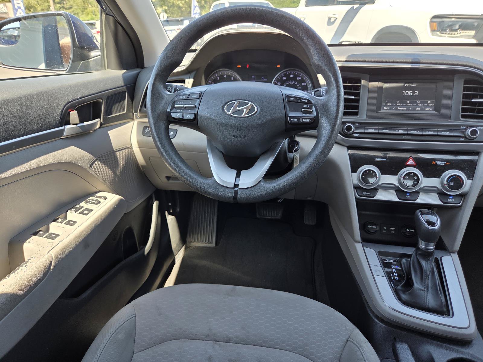 Used 2019 Hyundai Elantra SE FWD image 16