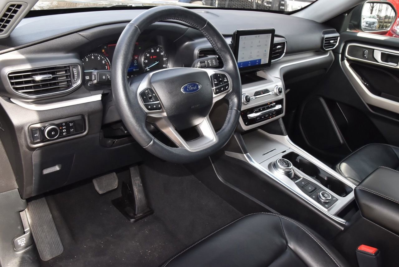 Used 2023 Ford Explorer XLT w/ Equipment Group 202A image 33