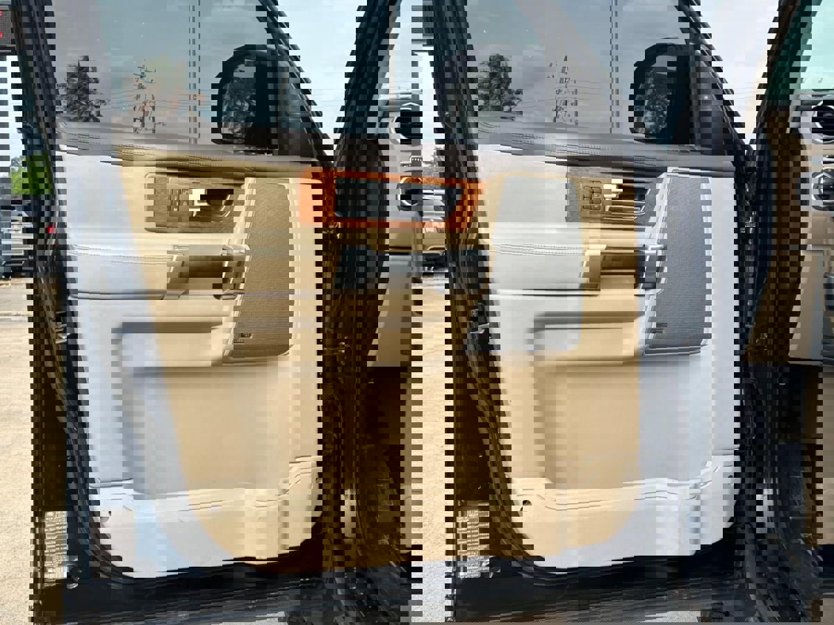 Used 2016 Land Rover LR4 HSE LUX image 29