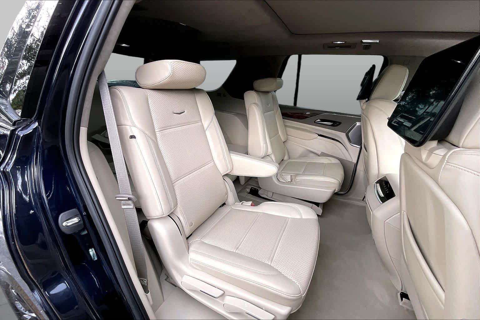 Used 2024 Cadillac Escalade Sport Platinum w/ LPO, ONYX Package AWD/4WD image 53
