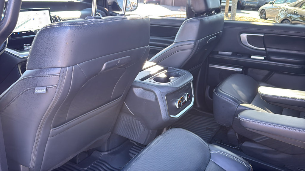 Used 2025 Ford Expedition Platinum w/ Stealth Appearance Package AWD/4WD image 36
