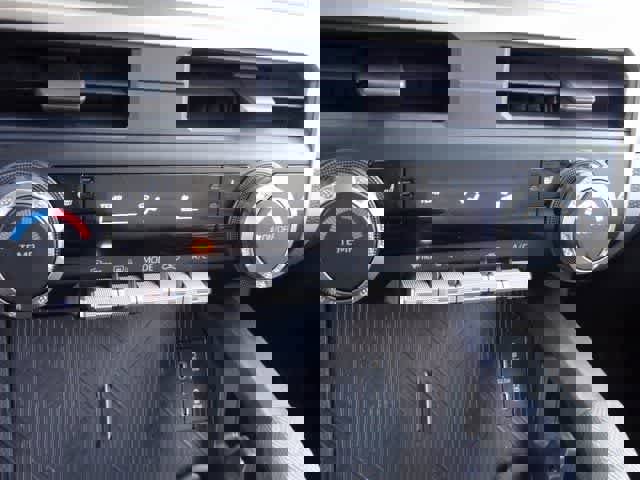 Used 2024 Toyota Tacoma SR5 AWD/4WD image 28