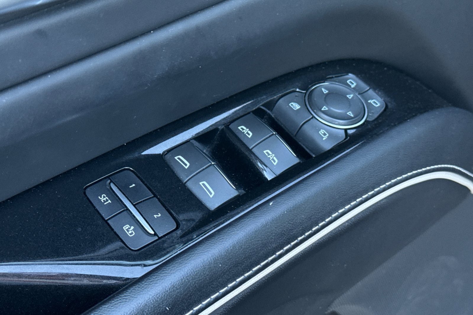 Used 2023 Cadillac Escalade Sport Platinum w/ LPO, ONYX Package image 12