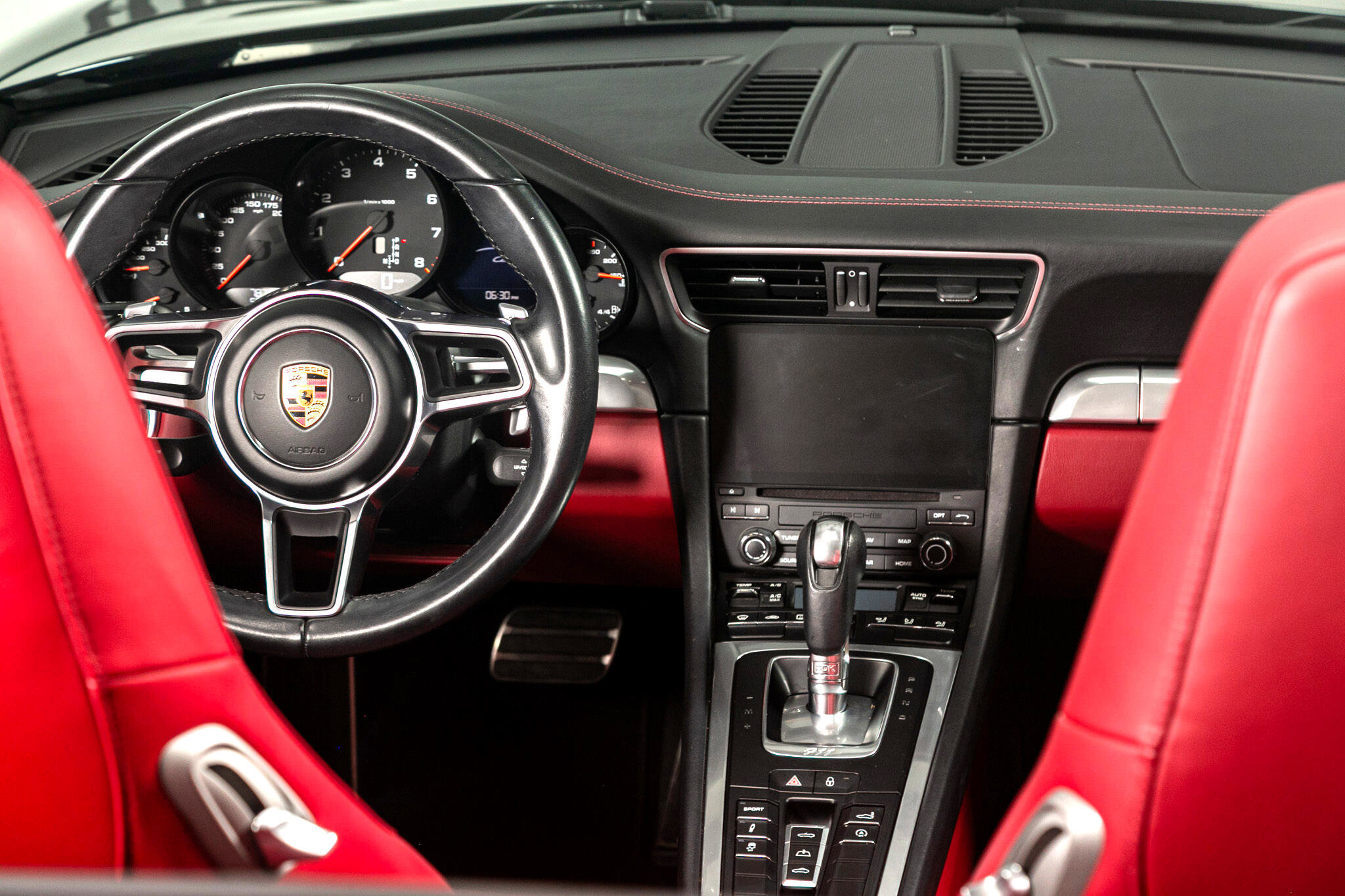 Used 2017 Porsche 911 Carrera image 28