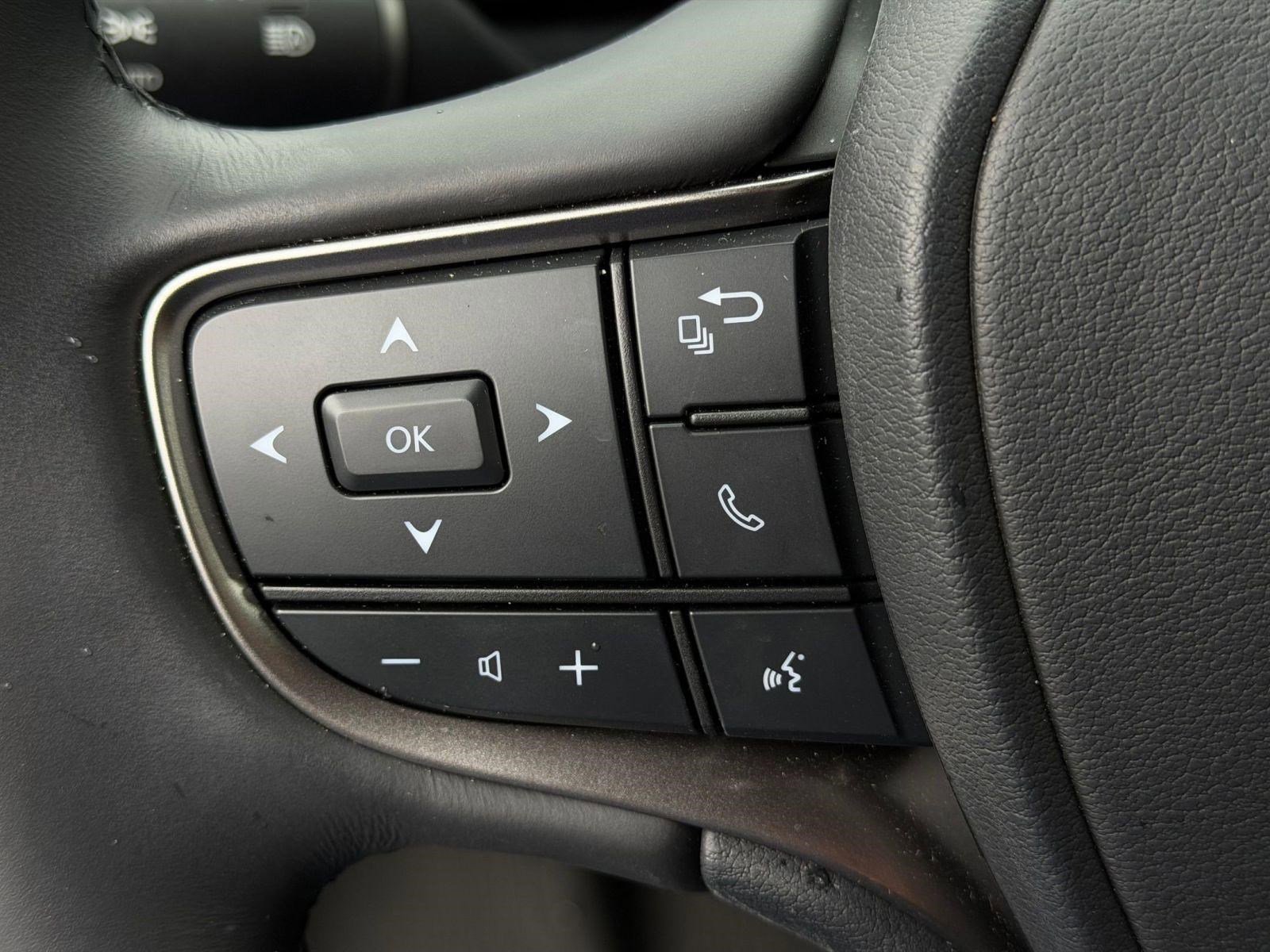 Certified 2025 Lexus UX 300h AWD w/ Accessory Package (Z2) image 27