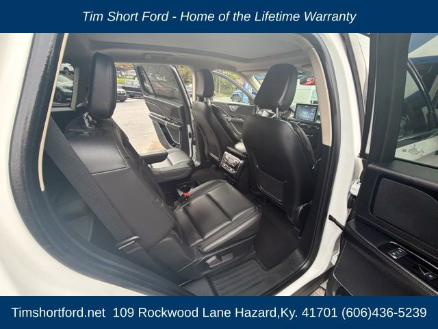 Used 2023 Lincoln Aviator AWD w/ Premium Package image 19