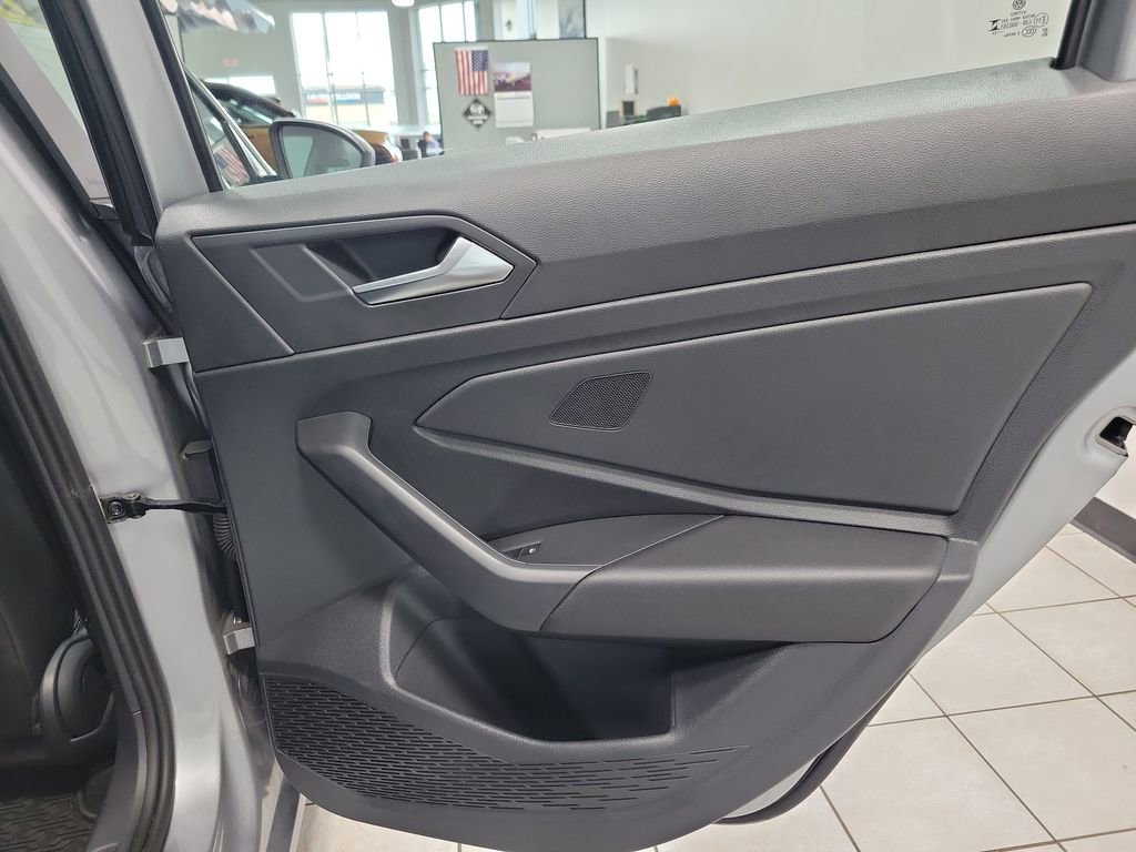 Used 2023 Volkswagen Jetta SE w/ Panoramic Sunroof Package FWD image 19
