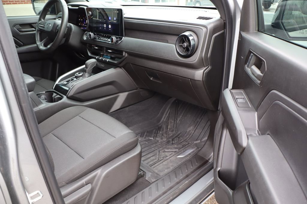Used 2024 Chevrolet Colorado Trail Boss w/ Technology Package image 46