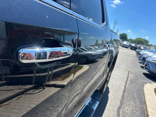 Used 2023 GMC Sierra 1500 SLT w/ SLT Premium Plus Package AWD/4WD image 19