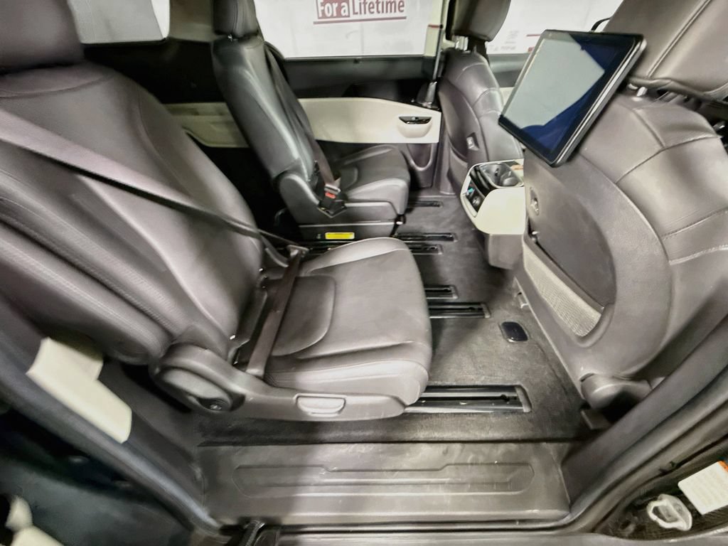 Used 2022 Kia Carnival SX FWD image 34