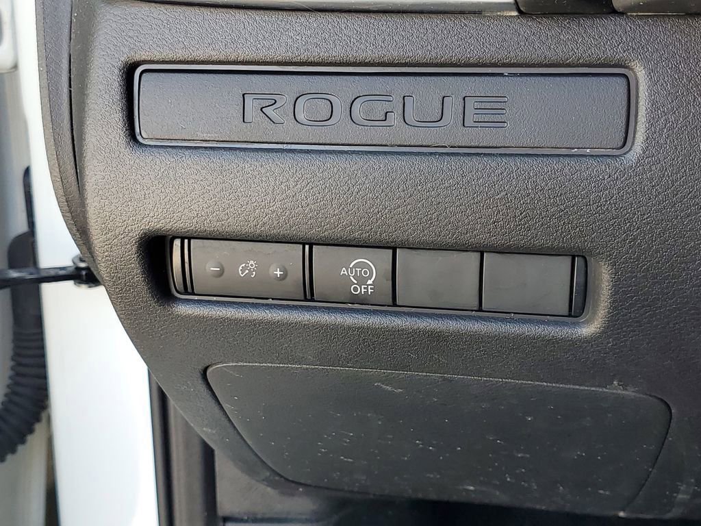 Used 2023 Nissan Rogue S FWD image 18