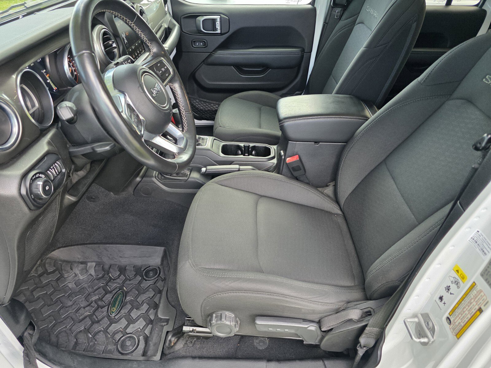 Used 2019 Jeep Wrangler Unlimited Sahara w/ Uconnect 4C Nav & Sound Group image 10