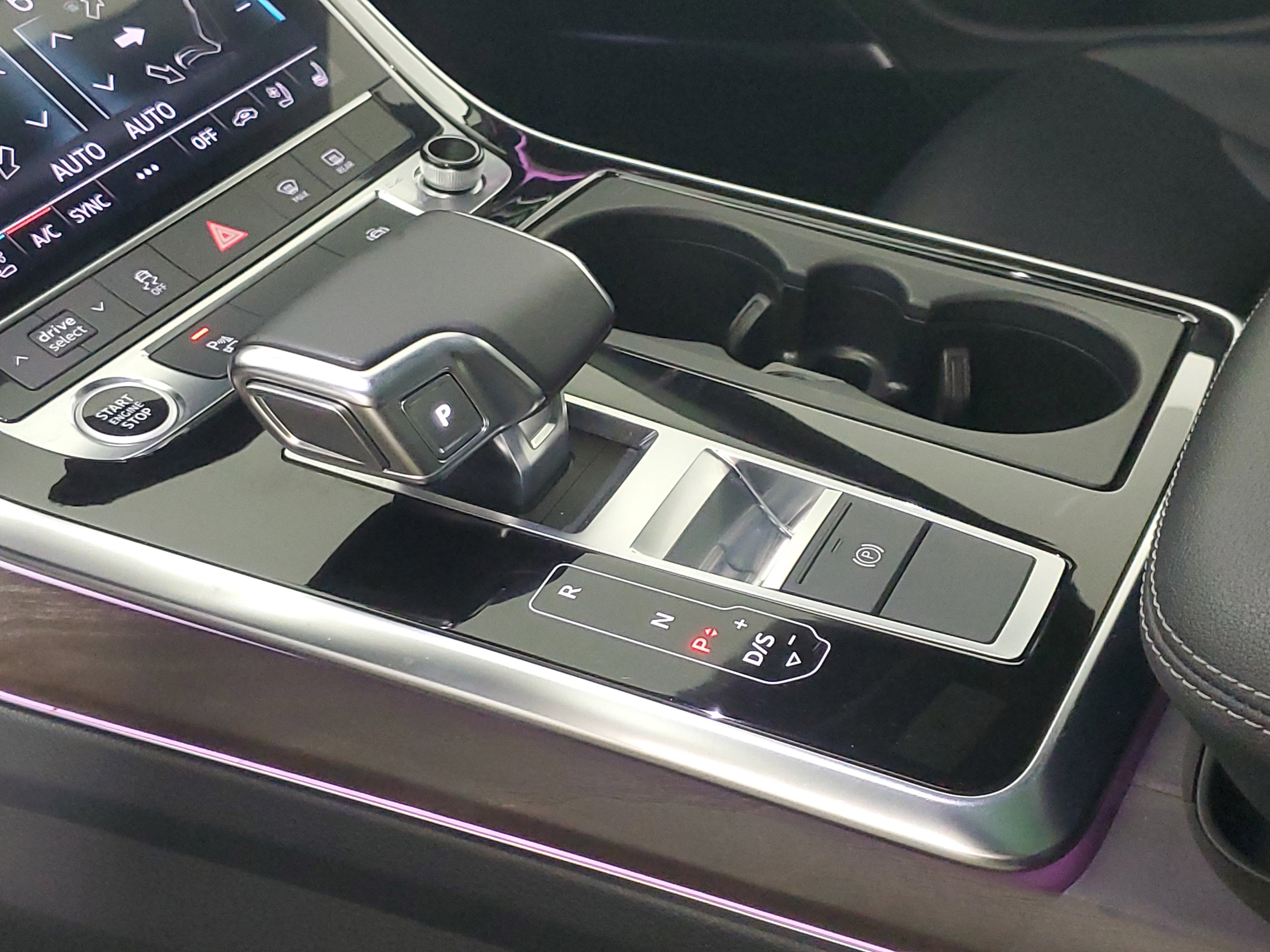 Used 2021 Audi Q8 Premium Plus image 22