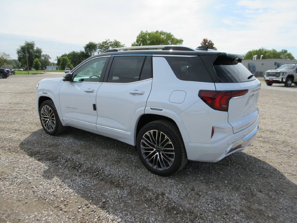 New 2027 GMC Terrain Denali w/ LPO, Black Badging Package AWD/4WD image 5