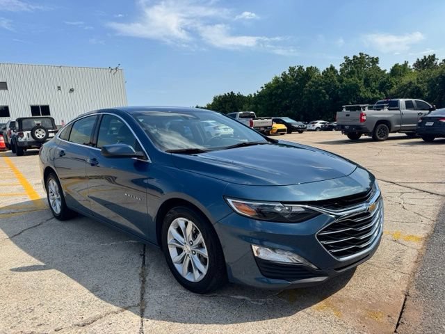 Used 2025 Chevrolet Malibu LT FWD image 4