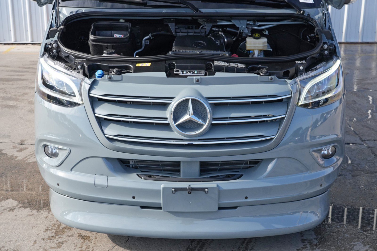 Used 2023 Mercedes-Benz Sprinter 3500 w/ Parking Package image 8