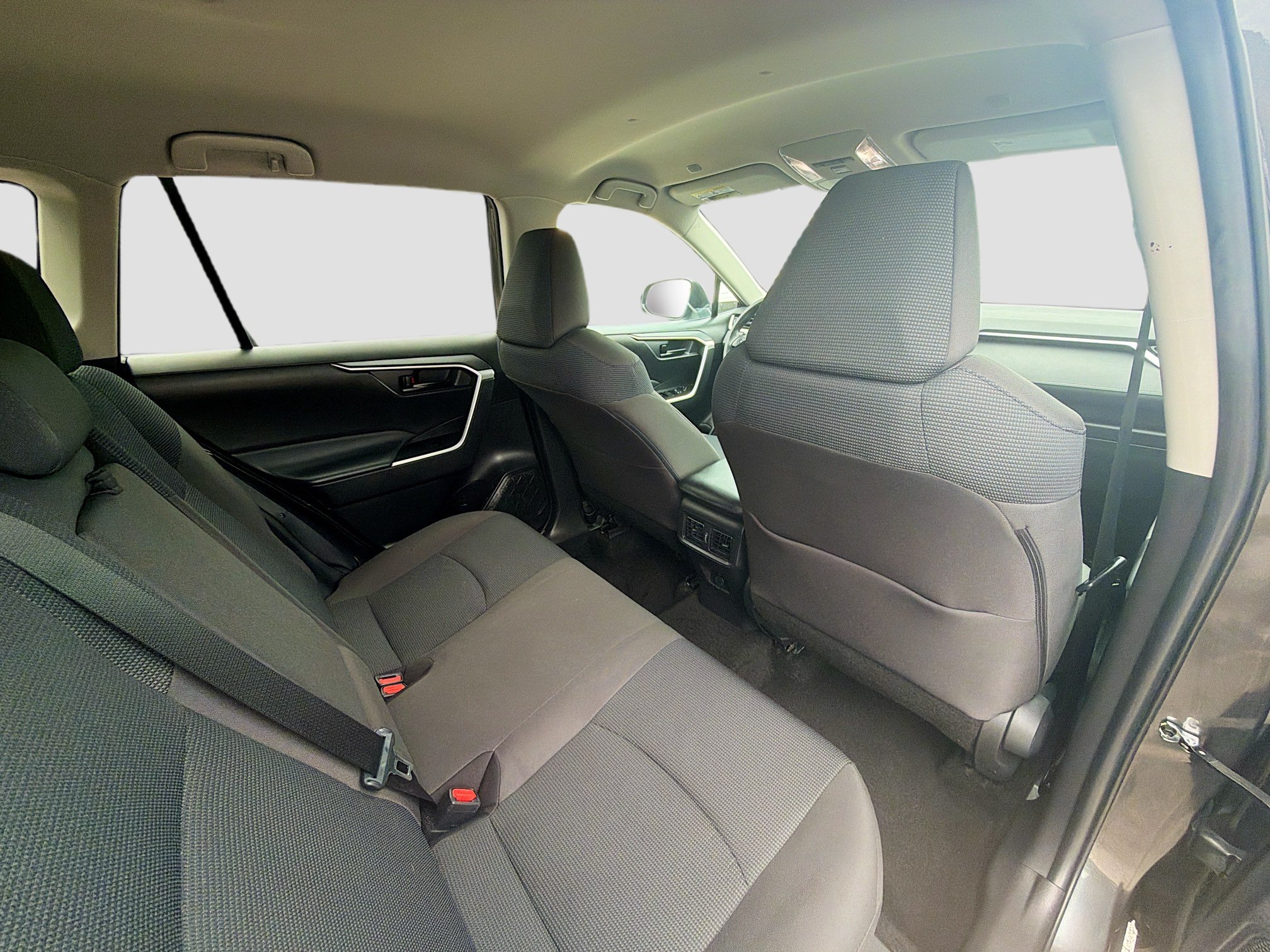 Used 2023 Toyota RAV4 LE AWD/4WD image 30