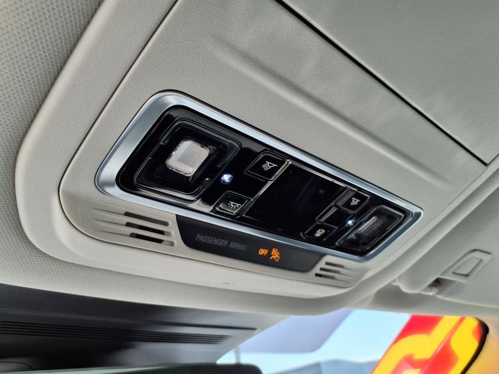 Used 2025 Lincoln Nautilus Premier image 22