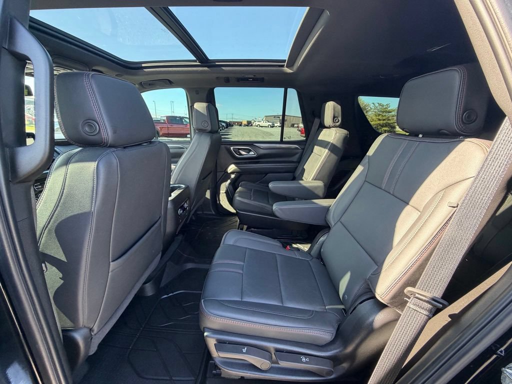 Used 2024 Chevrolet Tahoe RST w/ Luxury Package AWD/4WD image 7