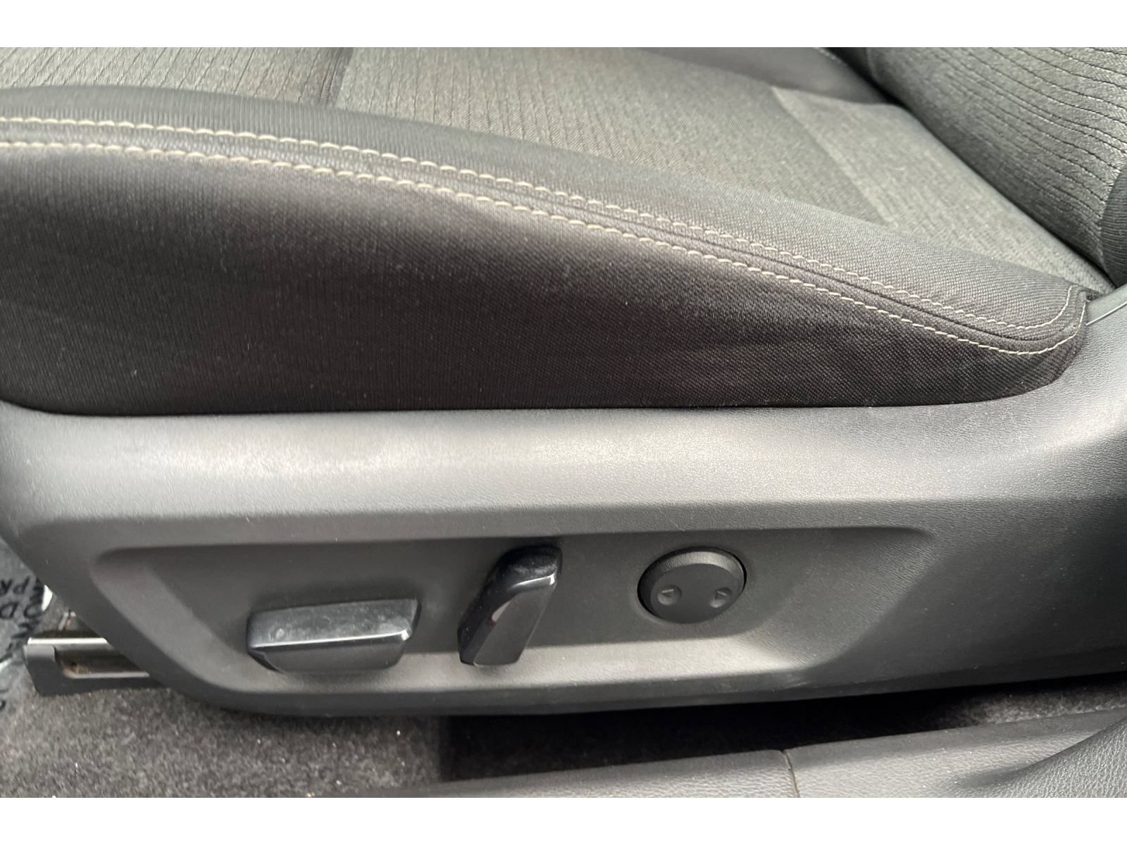 Used 2021 Nissan Rogue SV FWD image 13