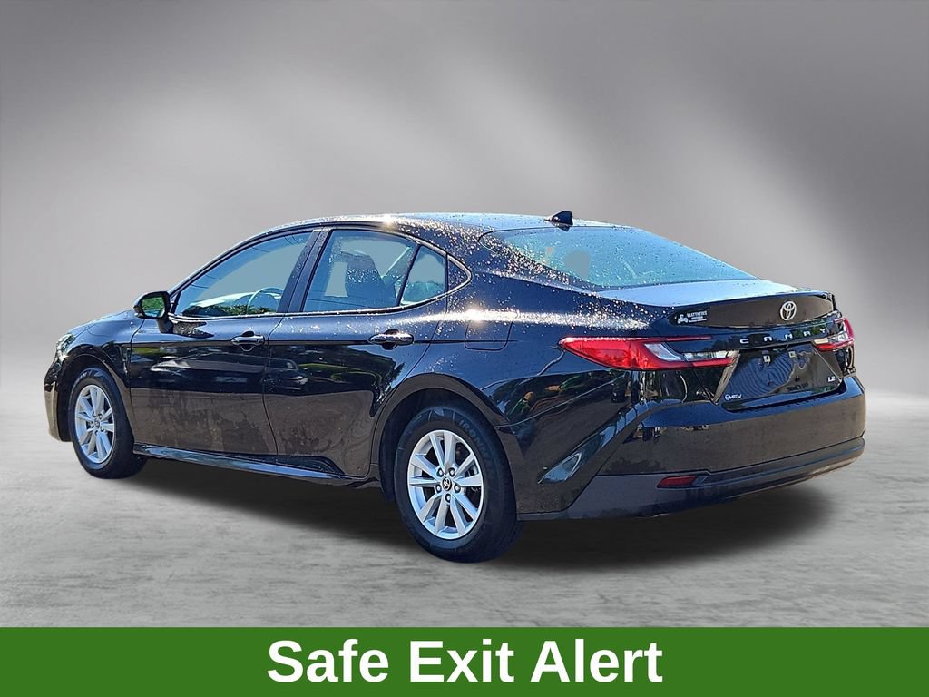 Used 2025 Toyota Camry LE FWD image 5