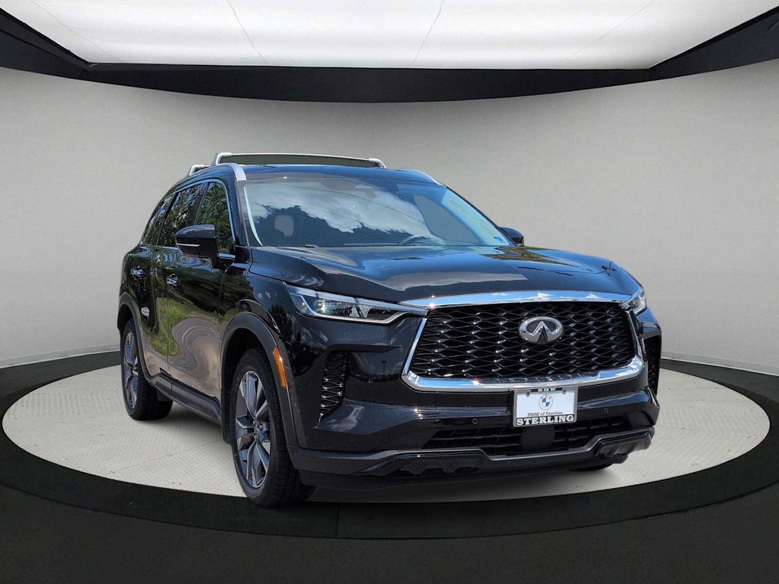 Used 2023 INFINITI QX60 Luxe AWD/4WD image 2