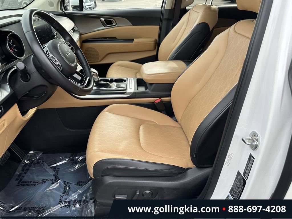 Used 2023 Kia Carnival LX image 17