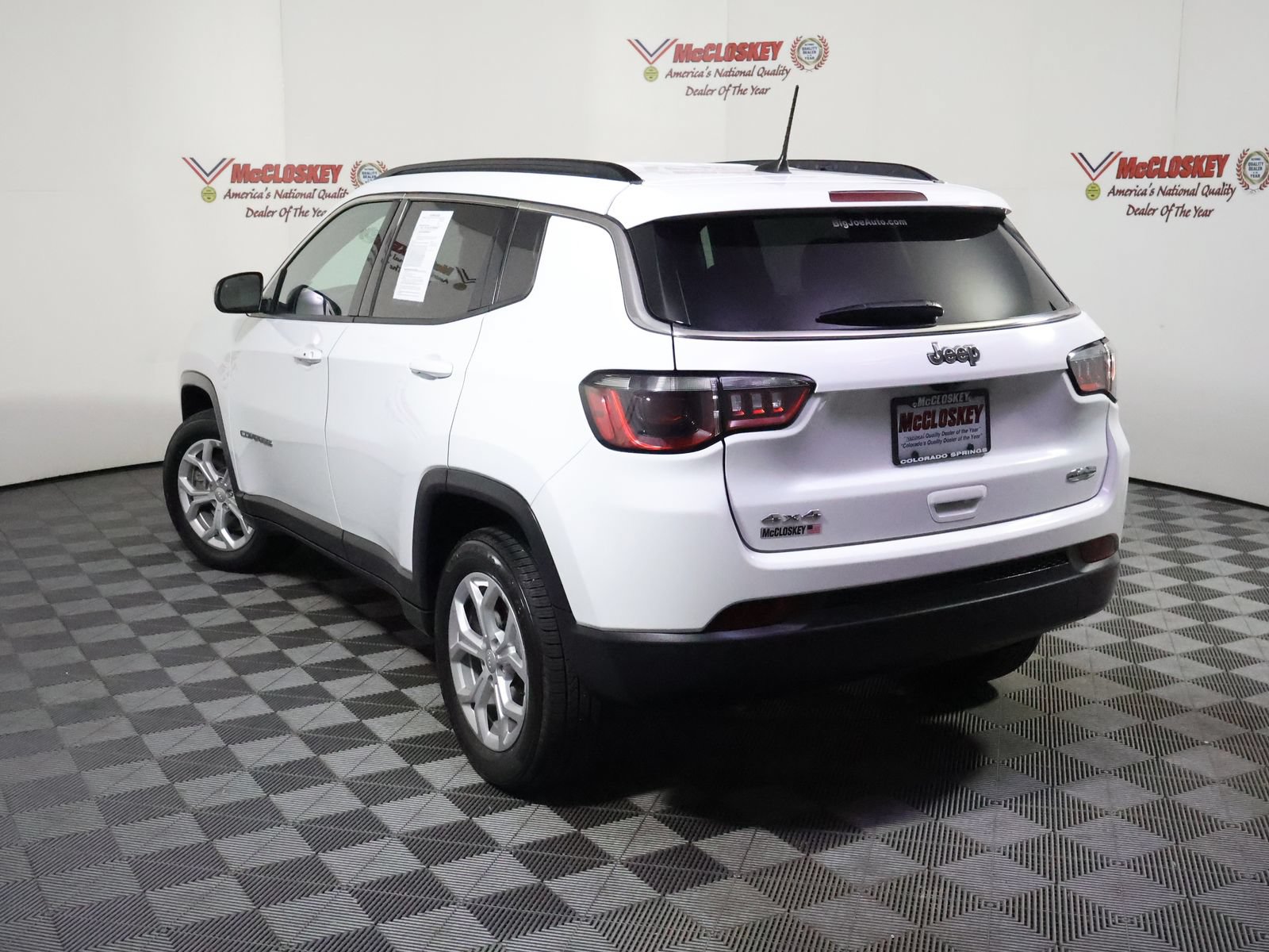 Used 2024 Jeep Compass Latitude AWD/4WD image 16