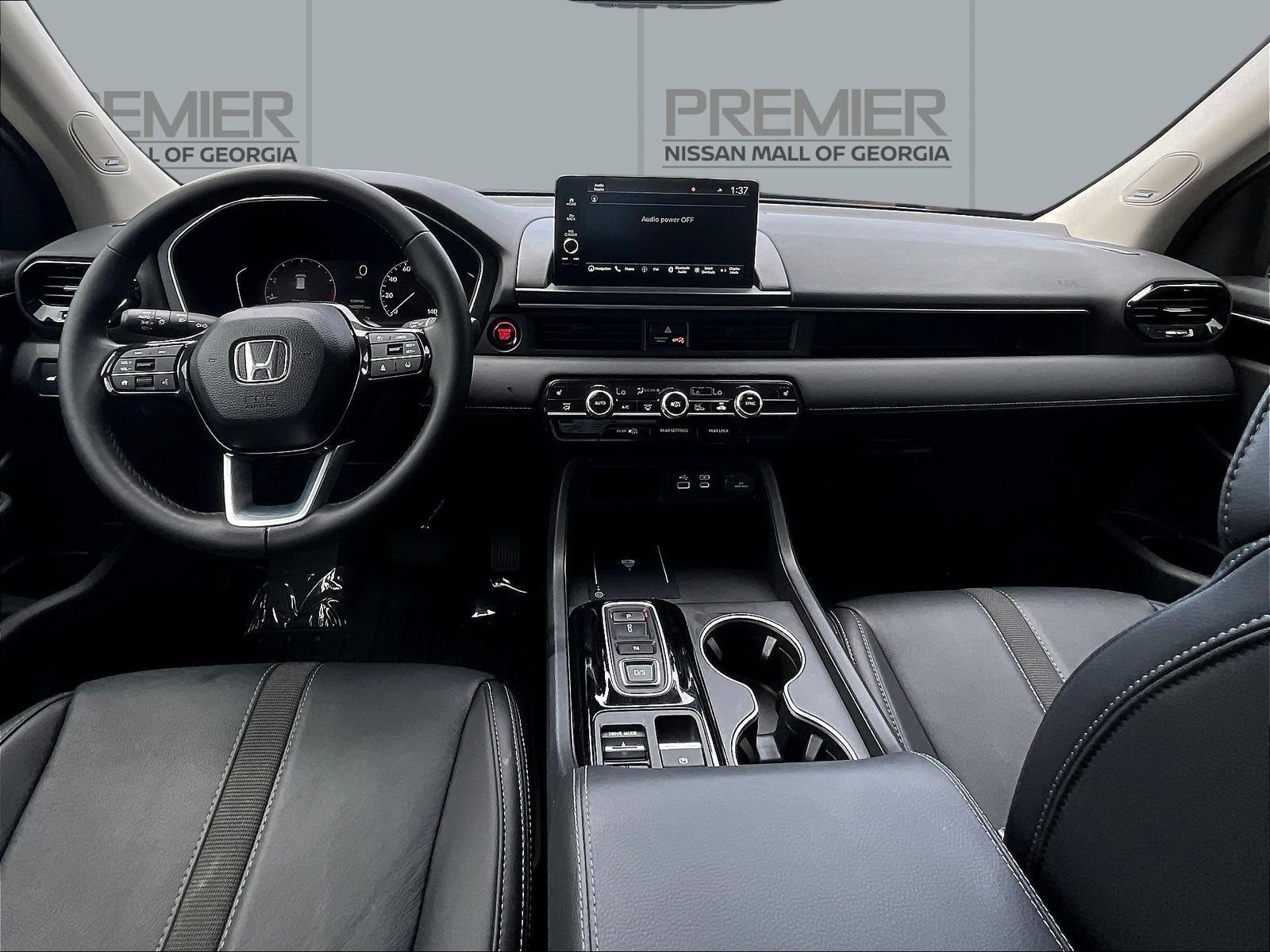 Used 2025 Honda Pilot Touring image 9