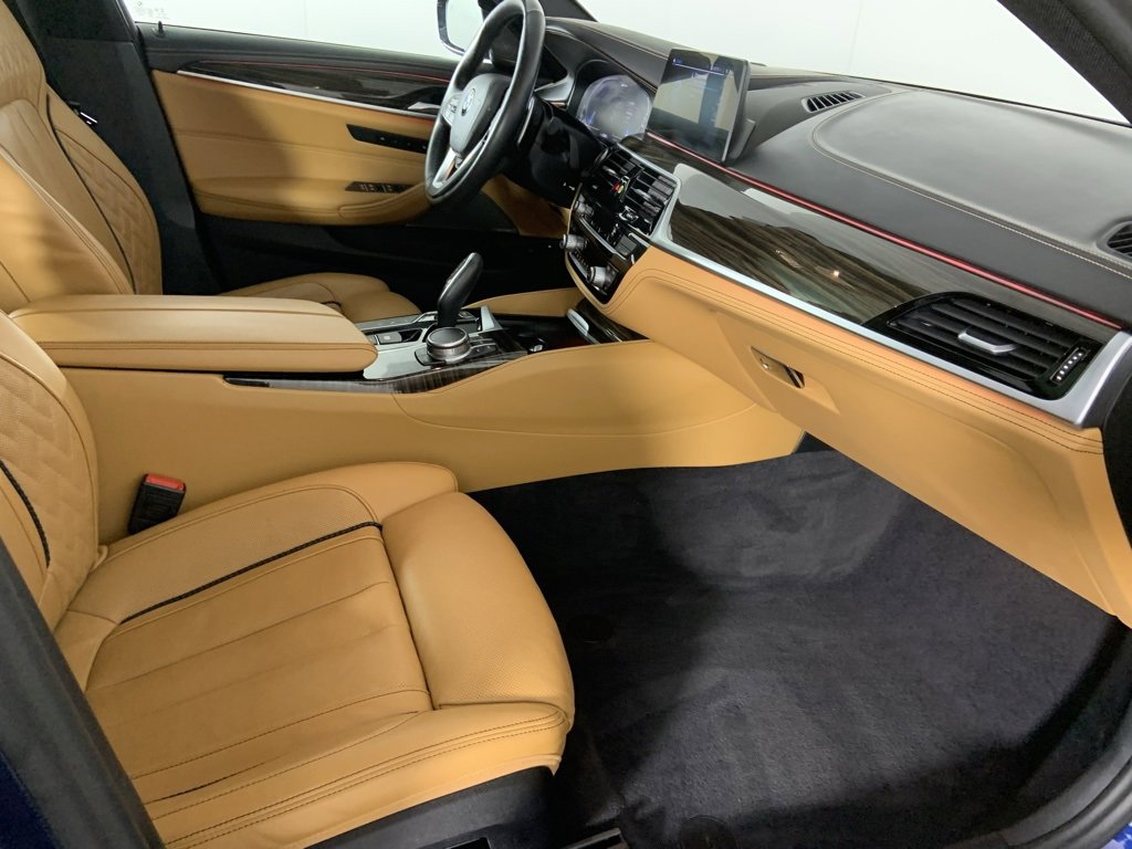 Used 2020 BMW 530e xDrive w/ Executive Package image 15