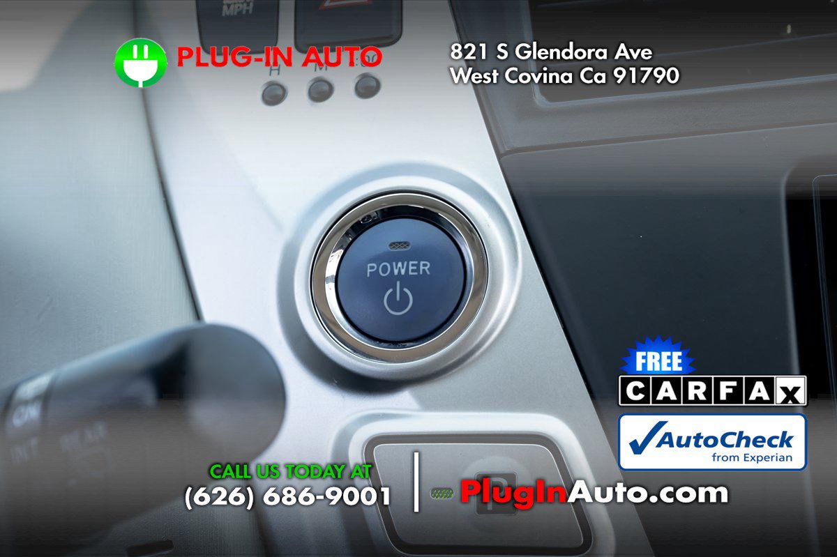 Used 2012 Toyota Prius V Five image 22