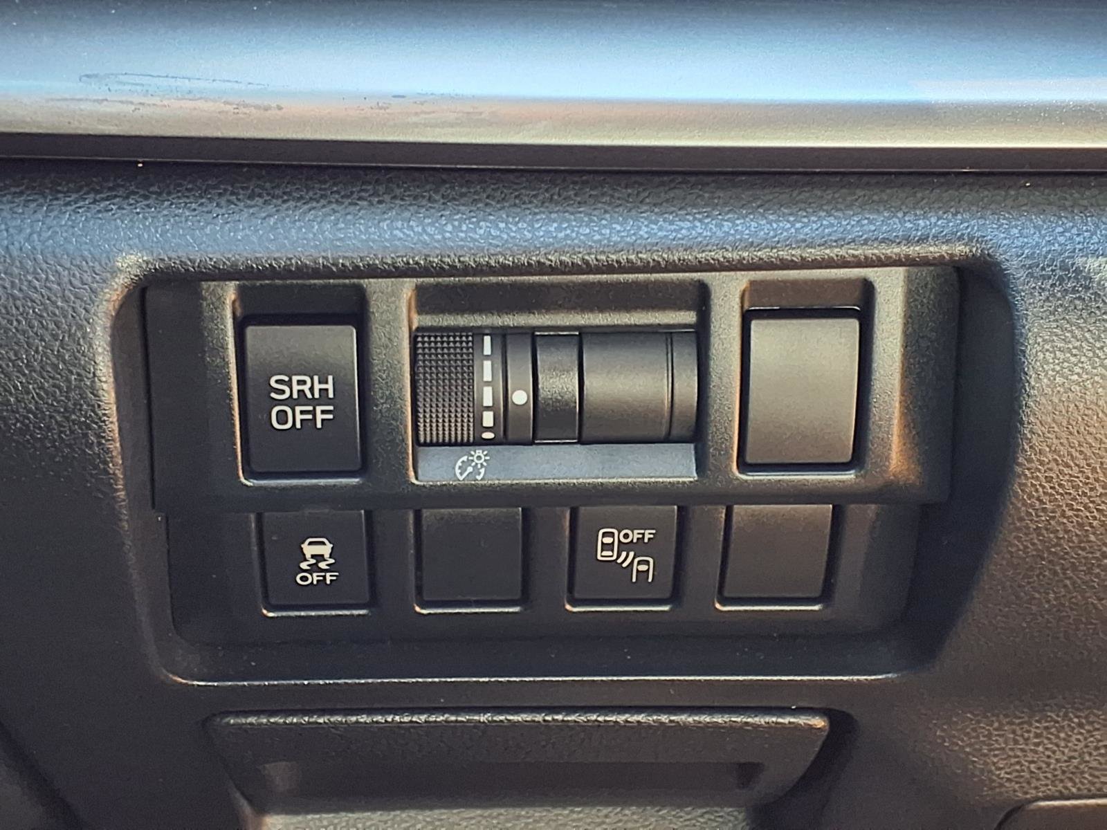 Used 2019 Subaru Crosstrek 2.0i Limited w/ Moonroof Package w/Navigation AWD/4WD image 12