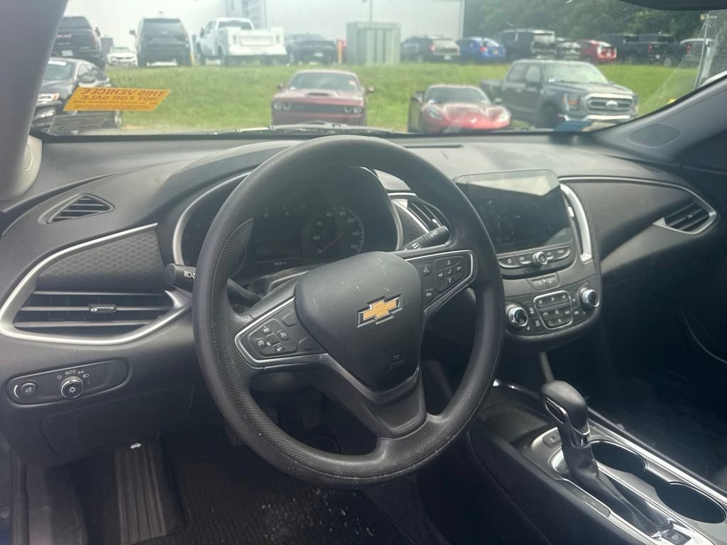 Used 2022 Chevrolet Malibu LT FWD image 17