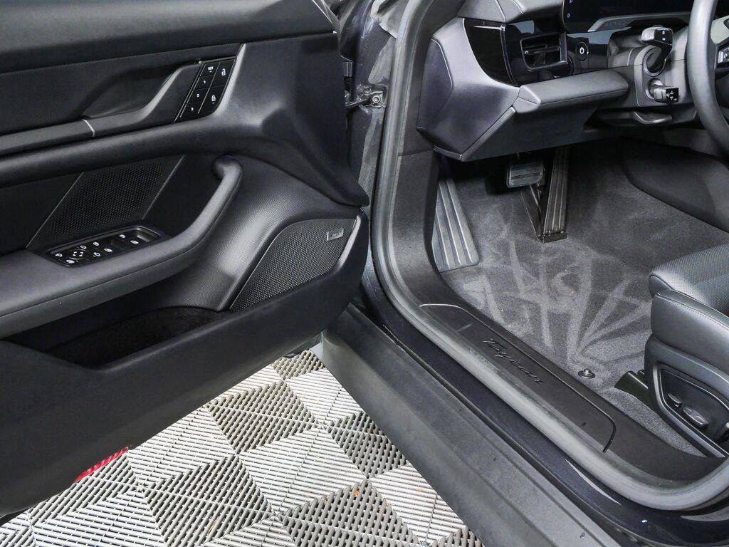 Certified 2024 Porsche Taycan RWD image 8