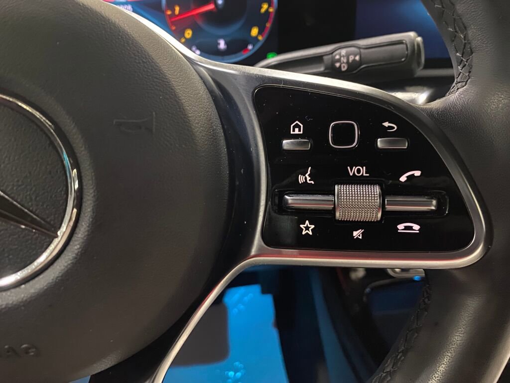 Used 2023 Mercedes-Benz CLA 250 4MATIC image 10