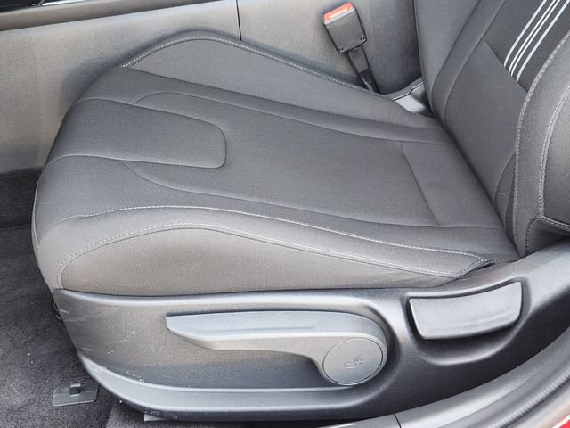 Certified 2025 Hyundai Elantra Sport FWD image 17