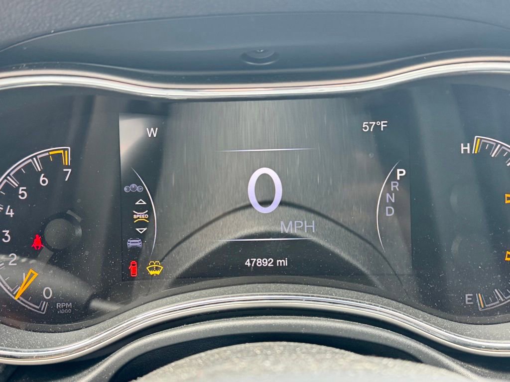 Used 2019 Jeep Grand Cherokee Limited AWD/4WD image 10