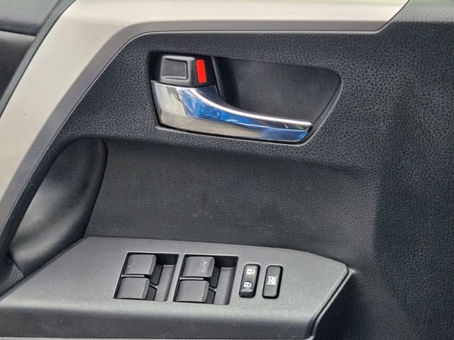 Used 2018 Toyota RAV4 XLE FWD image 29