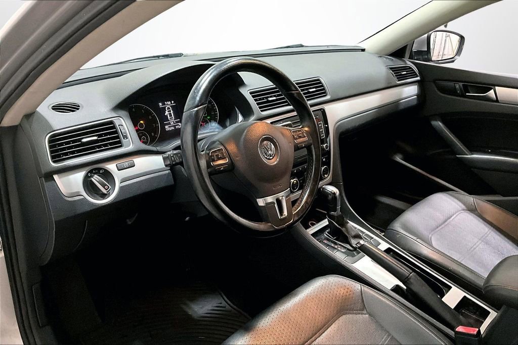 Used 2012 Volkswagen Passat 2.5 SE image 15