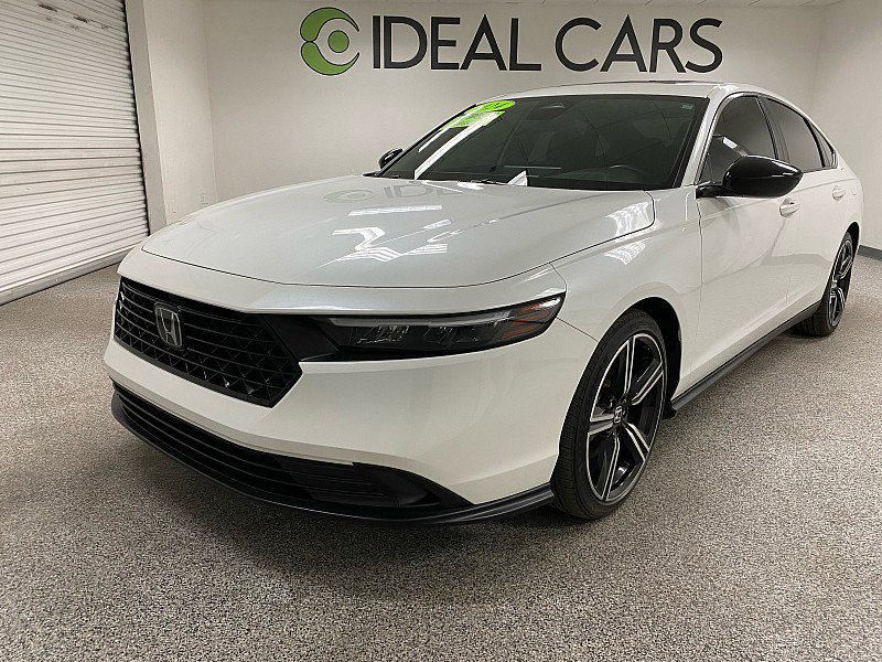 Used 2024 Honda Accord Sport image 2