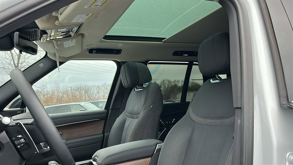Certified 2023 Land Rover Range Rover SE image 11