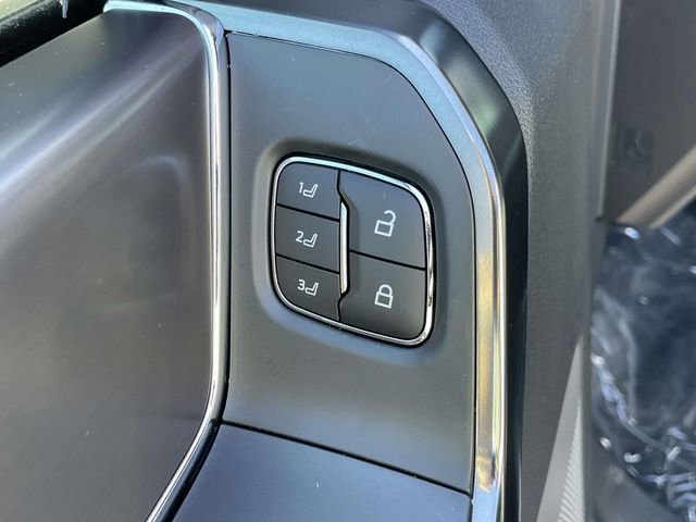 New 2025 Ford F150 Platinum w/ FX4 Off-Road Package AWD/4WD image 13